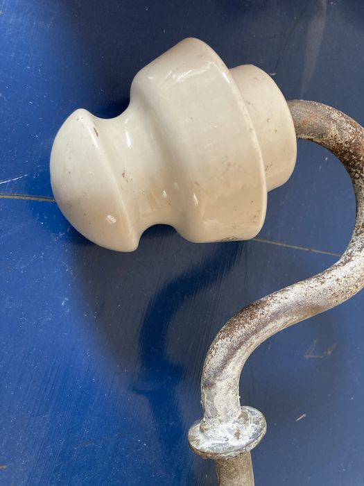Peça cerâmica com ferro