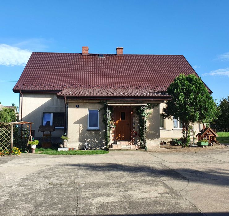 Dom 160 m kw, działka 33 ary, budynek gosp.+ 3 garaże Domasławice