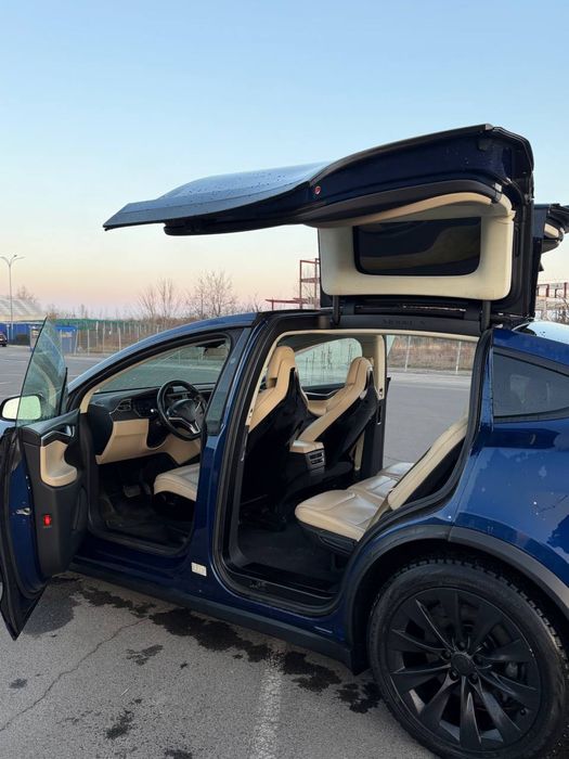 Tesla Model X 2016