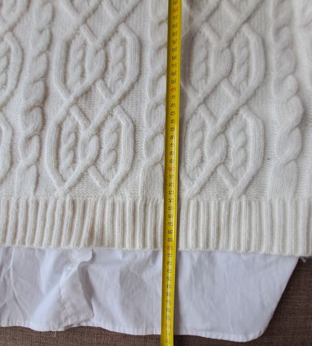 Свитер белый с имитацией рубашки