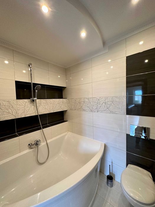 Оренда ПРОСТОРОЇ ДВО(ТРИ)КІМНАТНОЇ квартири вул. Руська 219Е