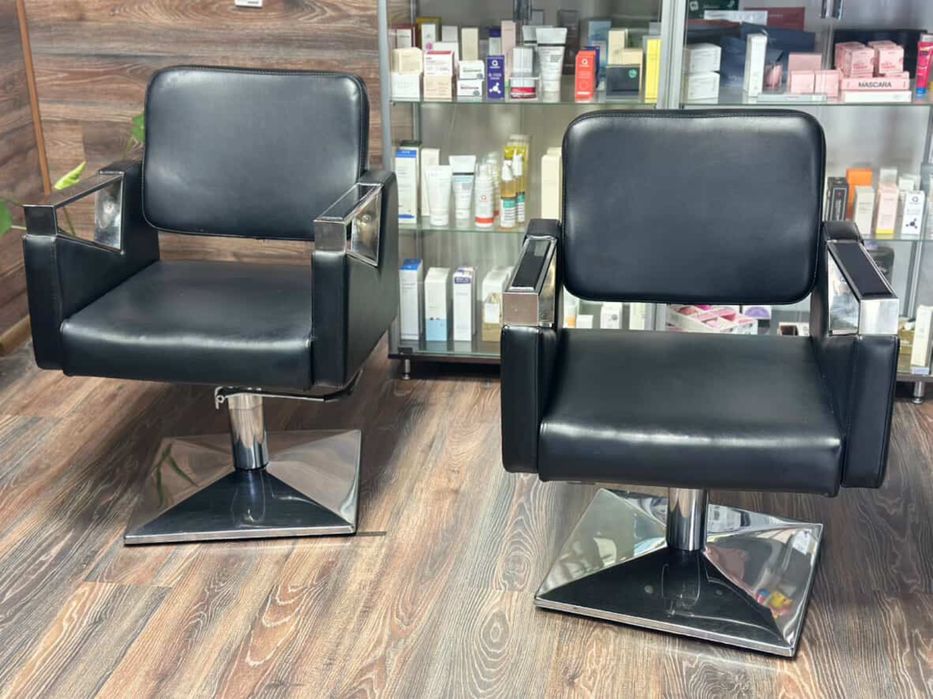 Перукарські крісла в хорошому стані
