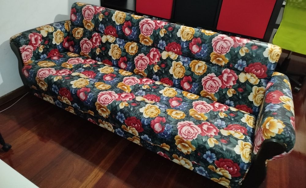 Sofá cama  vintage 3 lugares