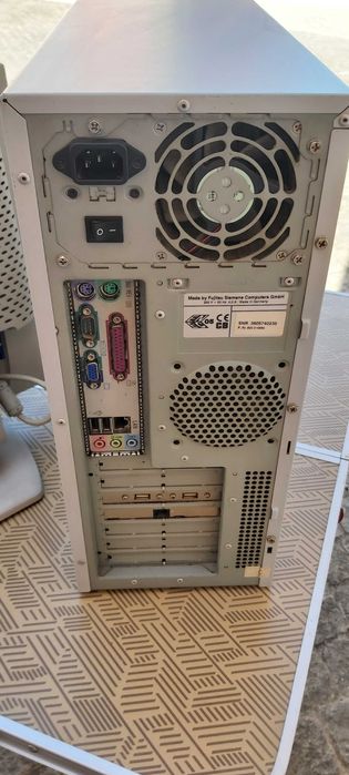Computador Antigo + Monitor