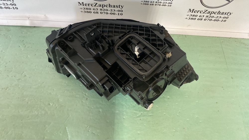 Mercedes h w 247 gla фара ліва 2021 рік led