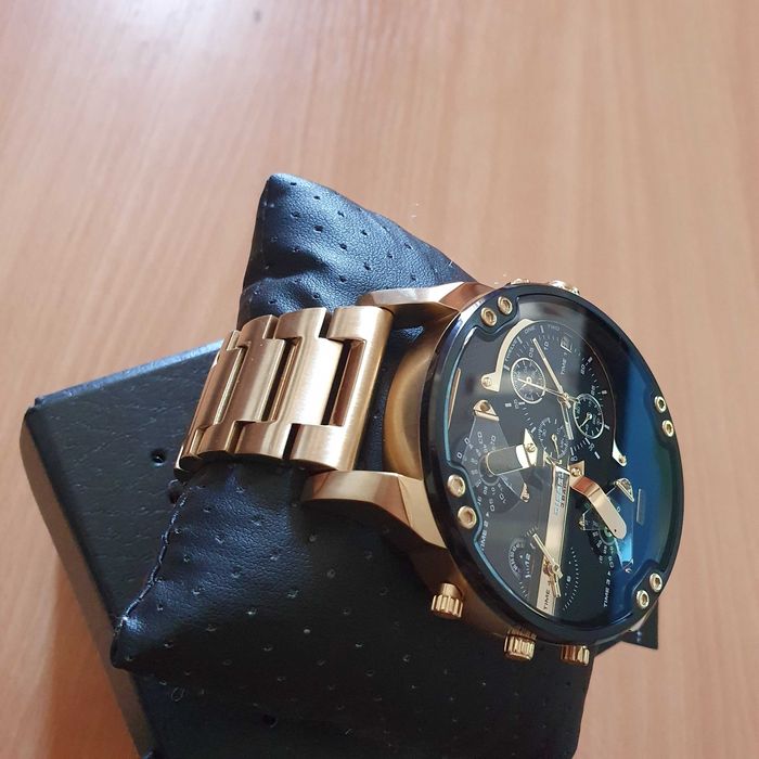 Relogio diesel  dourado original na caixa