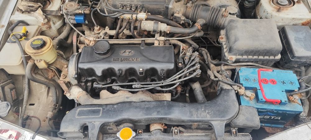 Блок гбц головка запчастини хундай акцент Hyundai accent x3 1.3