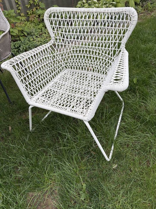 IKEA HÖGSTEN – białe krzesło ogrodowe