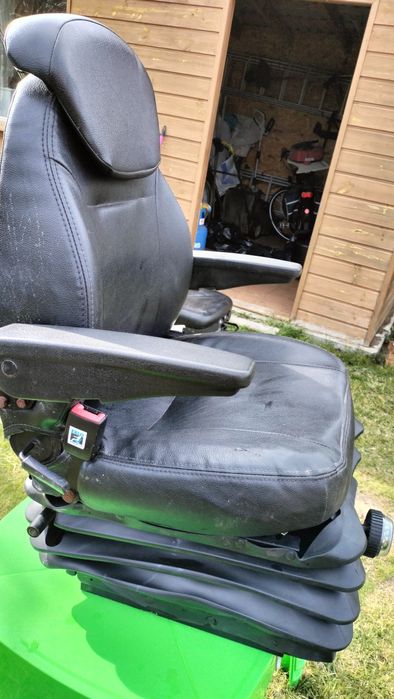 Fotel siedzenie pneumatyczne EBLO do koparki,ciągnika