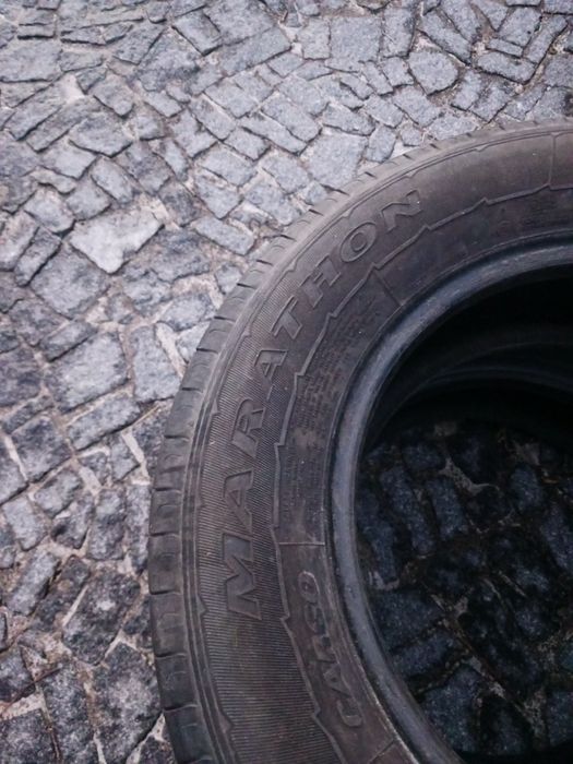 Vendo pneus semi-novos 235/65/16 C Goodyear