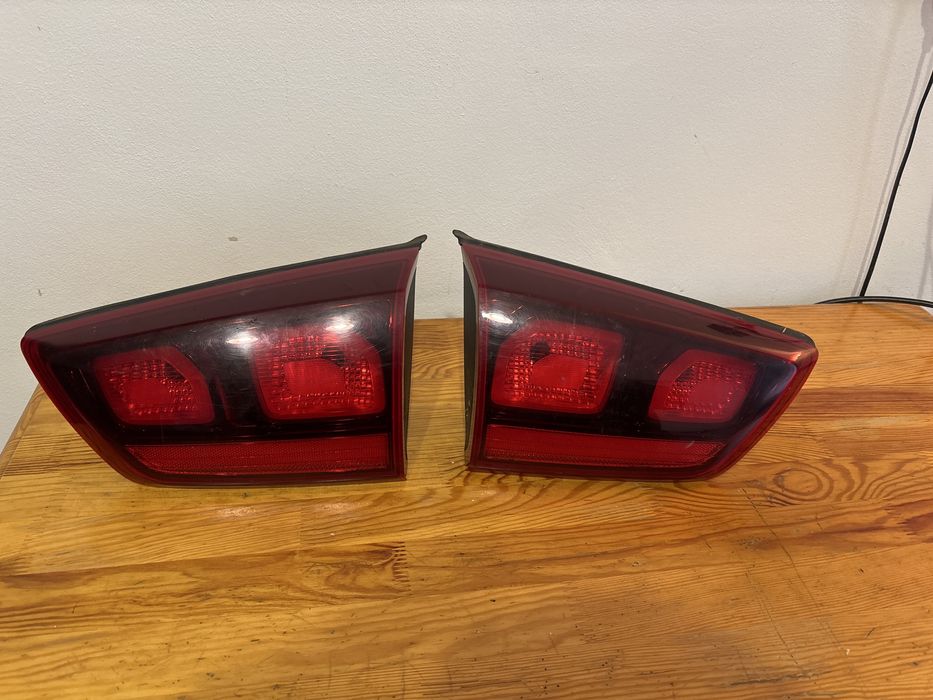 Задні ліхтарі кришки багажника Kia e-Niro