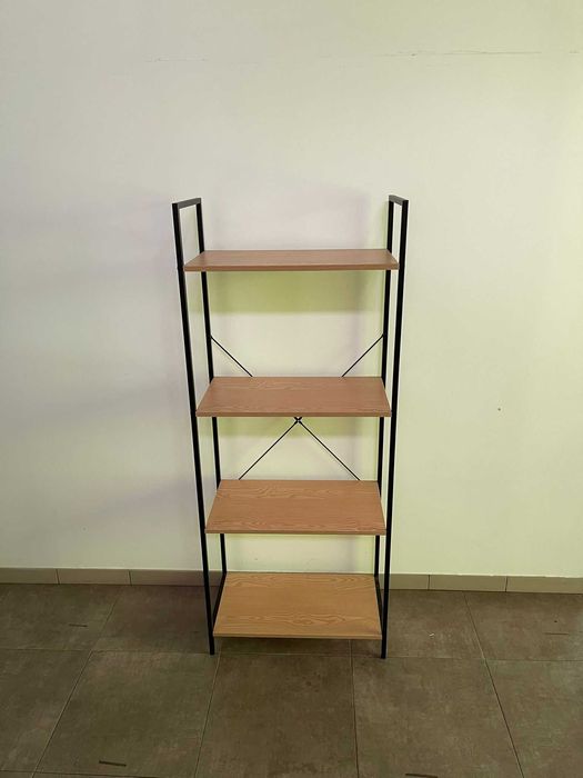Estante com parteleira