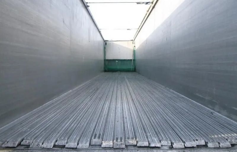 Transport Niskopodwoziowy Wywrotka RUCHOMA PODŁOGA ZRĘBKA 92 M3 ODPADY