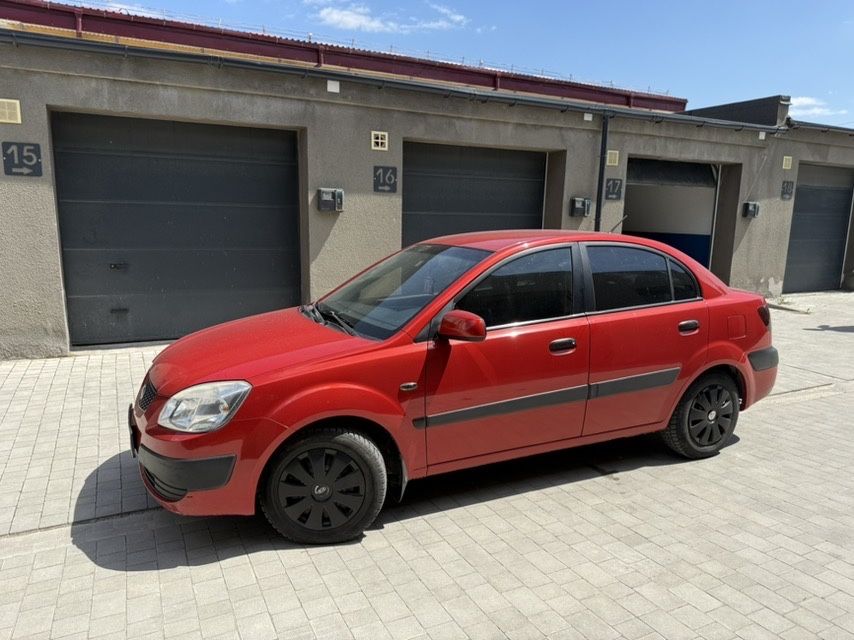 Продам kia rio.