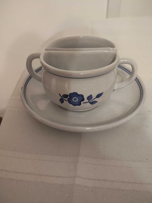 Various kitchen items.502156768744591362