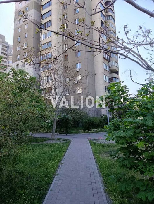 Продаж 3кім квартири по вулиці Азербайджанська