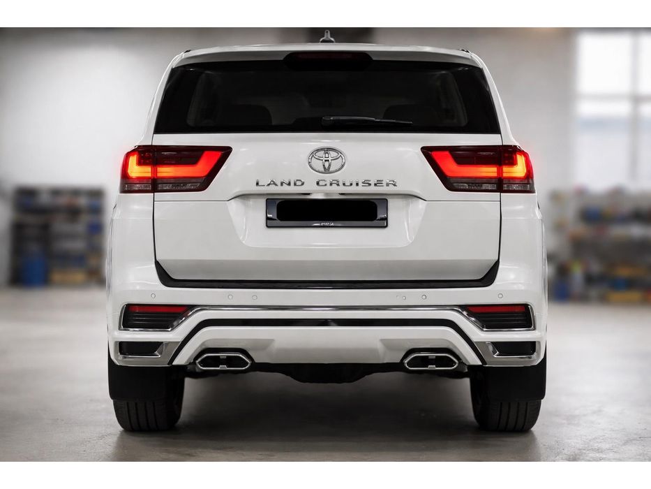 Toyota Land Cruiser 300 2021- рр. Комплект обвісів VXR Білий колір