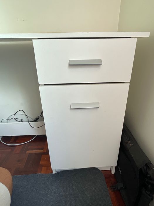 Mesa de escritório branca 109*45*75