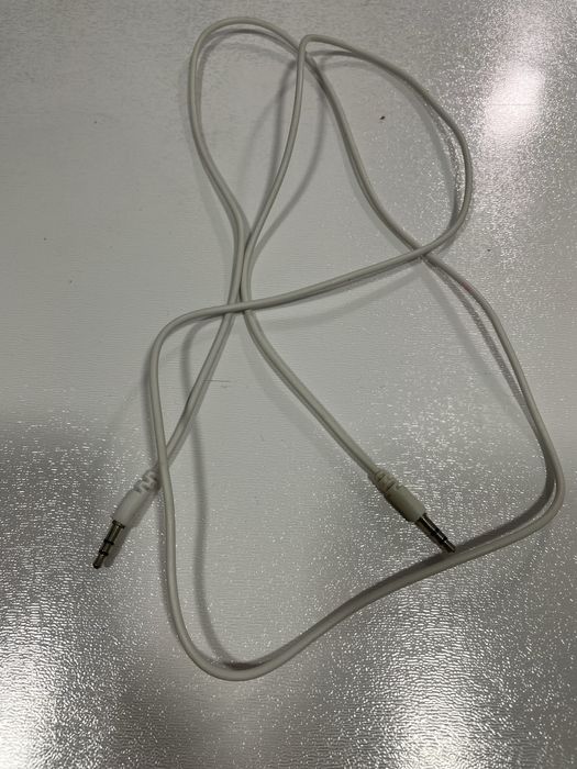 Аудіокабель з двома 3.5 мм роз'ємами, відомий як AUX-кабель,50см,127см