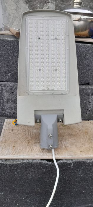 Halogen uliczny led