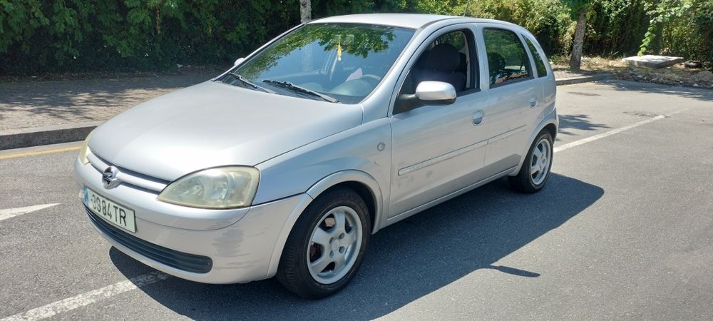 Opel Corsa 1.2 em bom estado geral