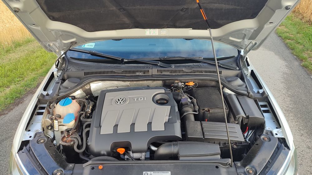 Piękna Srebrna VW Jetta 1.6 TDI 105KM 2013 rok 212tyś km ! ! !