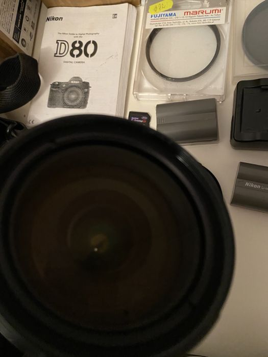 Obiektyw Nikkor AF-S DX VR 18-200 mm f/3.5-5.6G plus body i dodatki