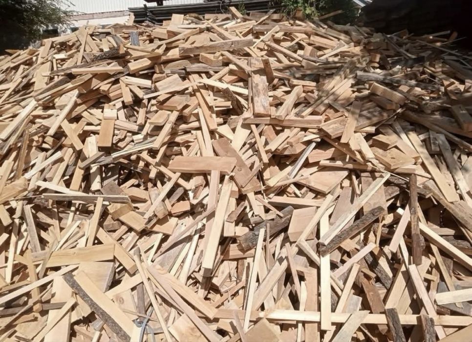 Дрова колотые твердых и мягких пород, резаные доски, вязки на распал