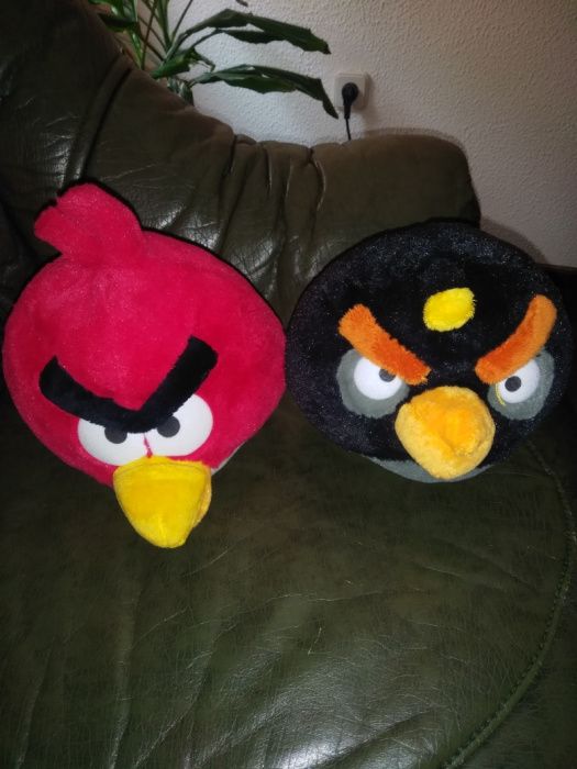Dois Peluches ungry birds novos