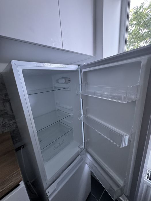Продад 2к квартри с. Хотів