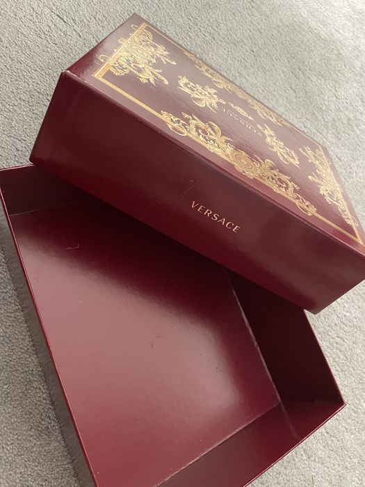 Коробка Prada и Versace оригинал