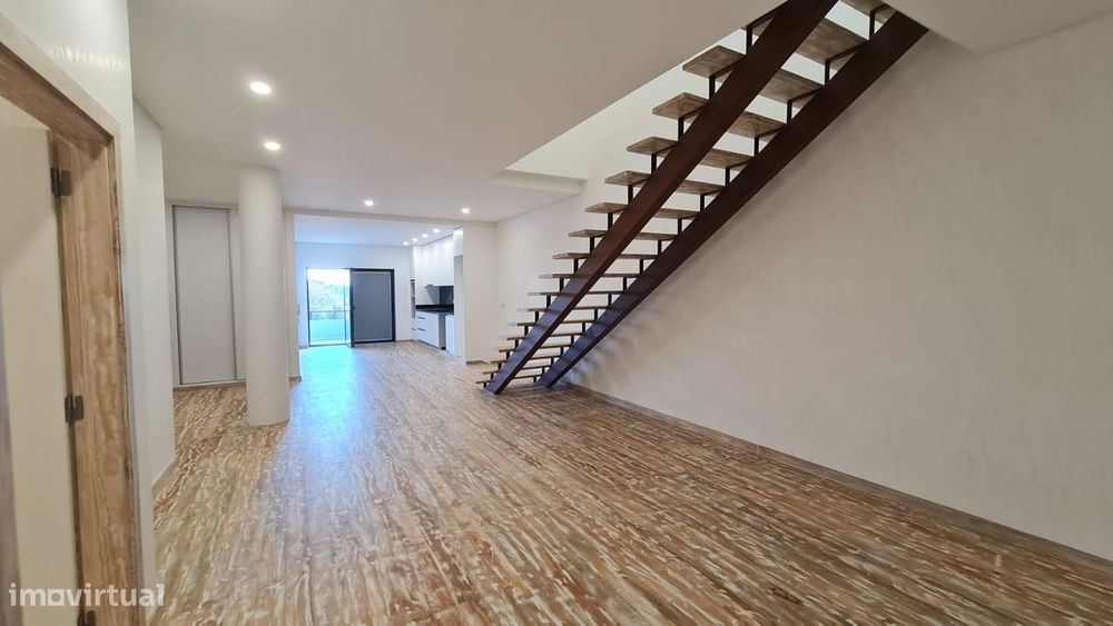 Apartamento T2+1 para aluguer Meixomil – Paços de Ferreira.