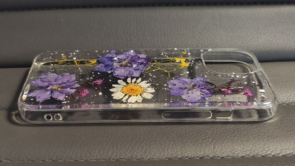 Чохол на iPhone 13