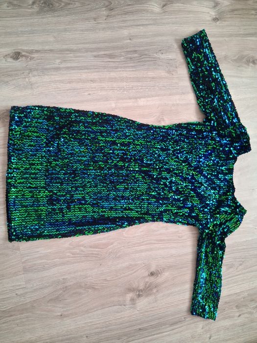 Cekinowa piekna sukienka