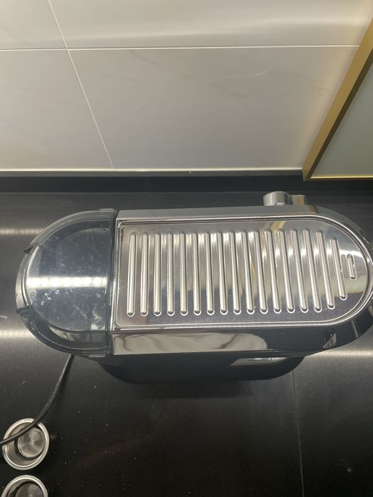 Maquina de café Delonghi Dedica