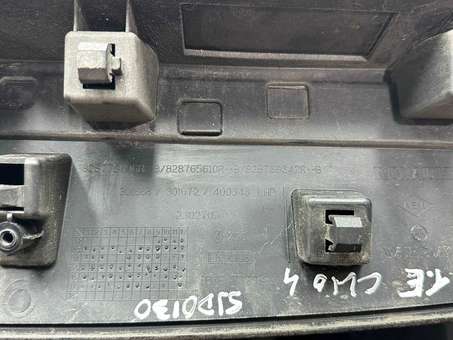 Friso Porta Trás Direito / Esquerdo - Renault Clio IV (2013)