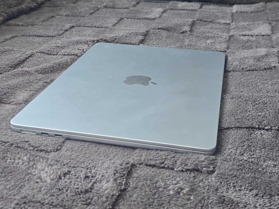 MacBook Air 13.6" M5 (A3449) Silver , заблокований ,icloud lock , донор