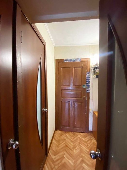 Продаю 3-кімнатну квартиру, вул. Космонавтів,р-н ринку "Баштанський"ц6