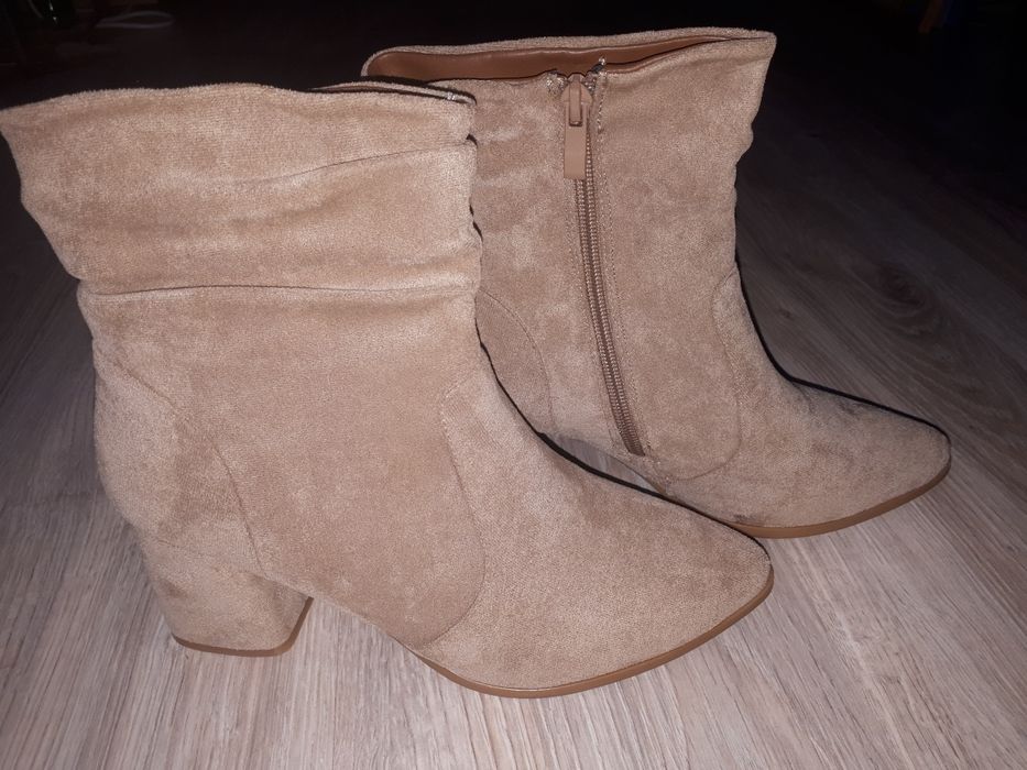 Nowe botki z zamszu