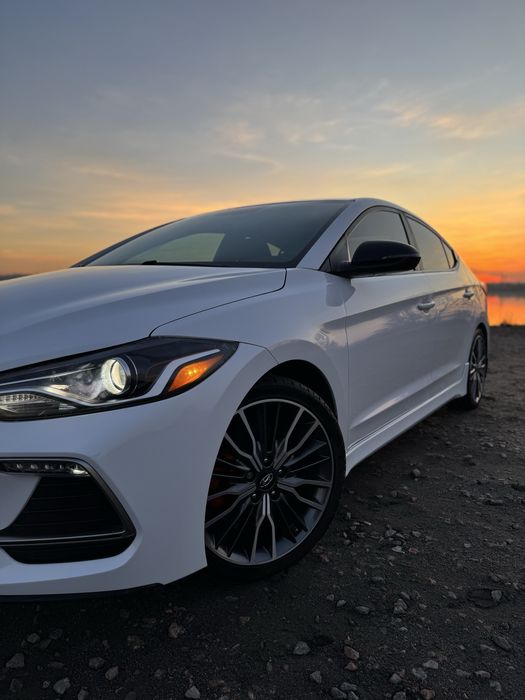 Hyundai Elantra Sport  2018 White 1.6L turbo