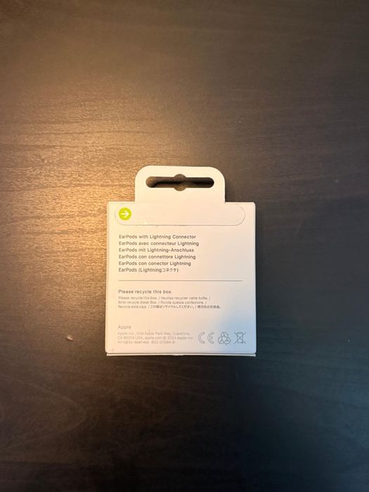 Carregadores Apple e Earpods