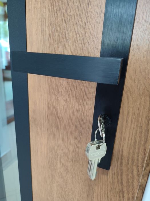 Drzwi zewnętrzne pełne 80 90 lewe lub prawe ocieplone gr72mm intarsj