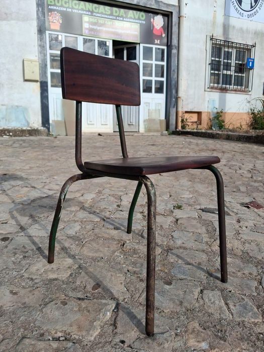 Cadeira de criança/boneca