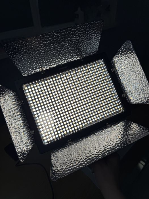 LED-лампа YONGNUO YN600 — професійне освітлення для фото та відео