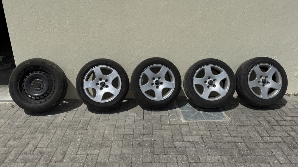 4 jantes de 5 braços 205/55 R16.