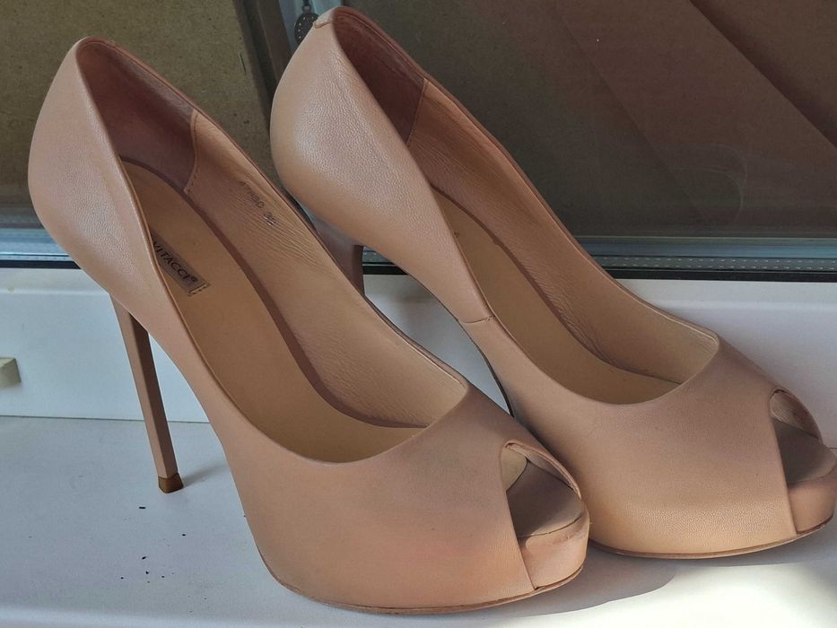 Туфлі модельні шкіряні в хорошому стані