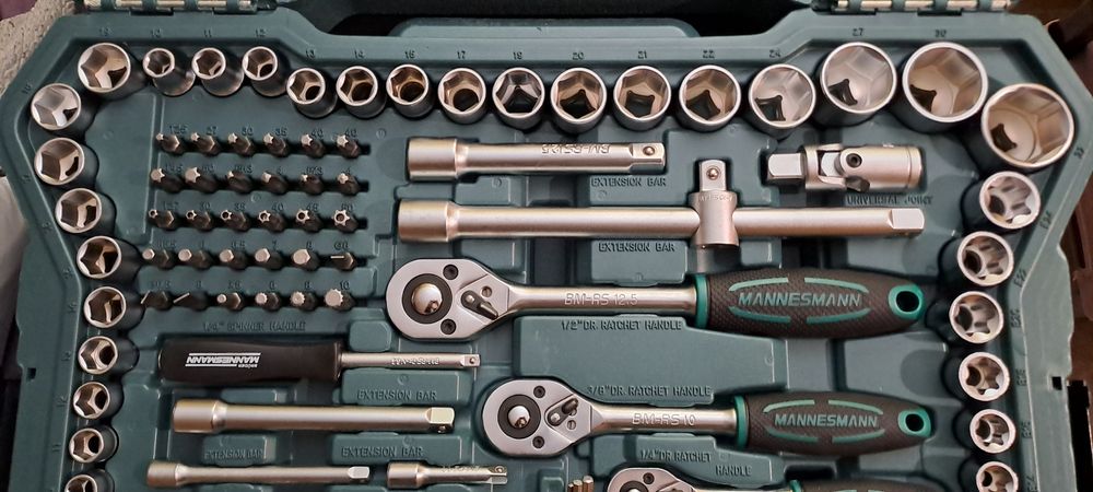 Mala de Ferramentas Mannesman 215 Peças 1/2", 3/8" e 1/2"(Artigo Novo)