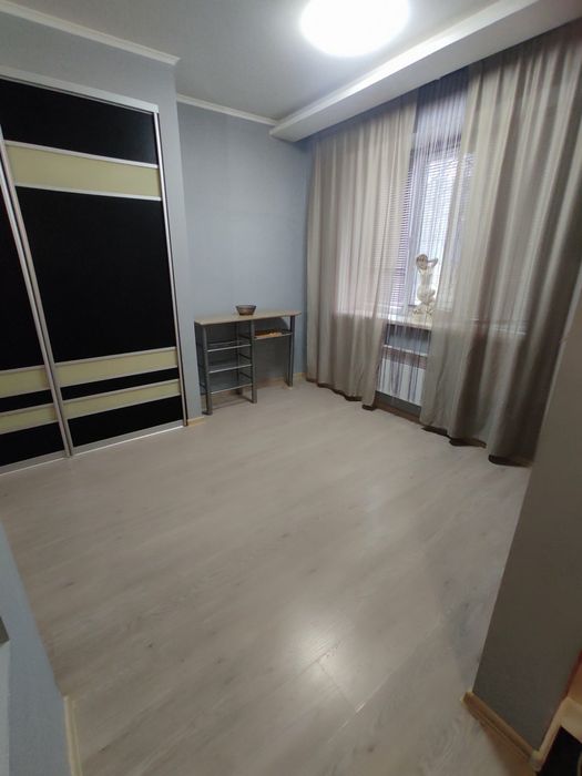 Сдам 2 ком  люкс Заречный посуточно,, Академия патрульной полиции