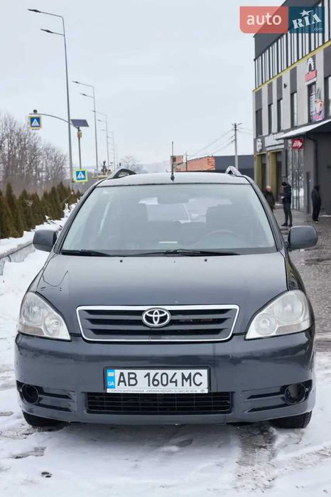 Toyota Avensis Verso 2002