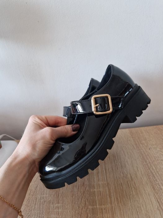 Туфлі, туфелькі, лофери , балетки